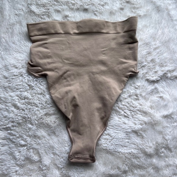 SKIMS Other - Skims Sculpting Super High Waisted Thong Clay Tan Size Small Shapewear Underwear